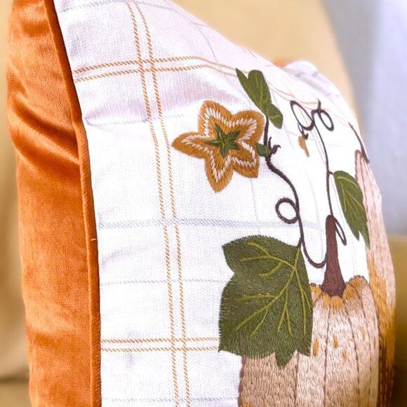 18x18 Fall Autumn Gradient Pumpkins on the Vine Embroidered Pillow Cover New - Picture 2 of 5